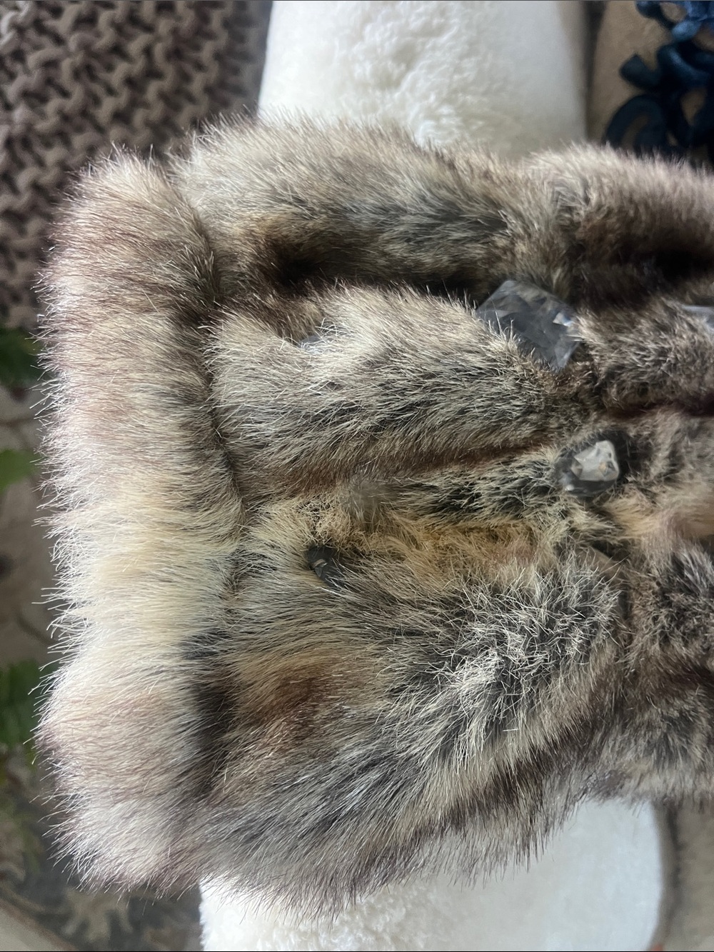 Faux fur embellished 7" x 16" hand muff. - Picture 2 of 7